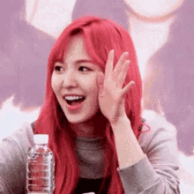 Red Velvet Wendy GIF - Red Velvet Wendy Hi GIFs