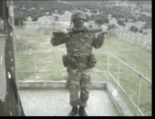 Stratos Dancng GIF - Stratos Dancng Soldier GIFs