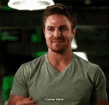Oliver Queen Come Here GIF - Oliver Queen Come Here Arrow GIFs