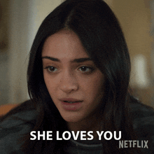 She Loves You Olive Stone GIF - She Loves You Olive Stone Maifest GIFs