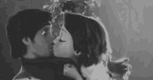 Kiss Kissing GIF - Kiss Kissing Tangle GIFs
