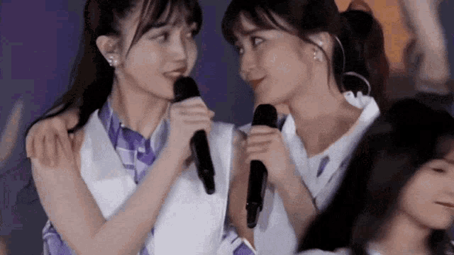 生田絵梨花 久保史緒里 GIF - 生田絵梨花 久保史緒里 Ikutaerika - Discover & Share GIFs