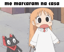 a cartoon of a girl standing next to a black cat with the words me marcaram na casa below her