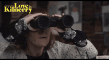 Spying Watching GIF - Spying Watching Peep GIFs