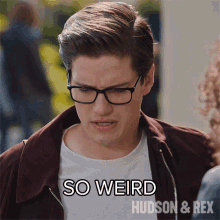 So Weird Jesse Mills GIF - So Weird Jesse Mills Hudson And Rex GIFs