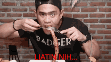 Liat Nih GIF - Daging Makan Daging Mukbang GIFs