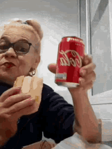Abuela Yeye Coca Cola GIF - Abuela Yeye Coca Cola GIFs