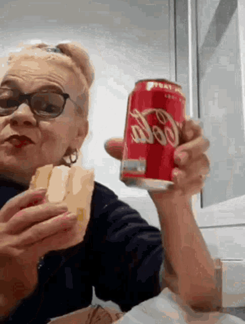 Abuela Yeye Coca Cola GIF