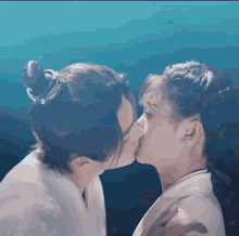 Kiss Underwater Kiss GIF - Kiss Underwater Kiss Dance Of The Sky Empire GIFs