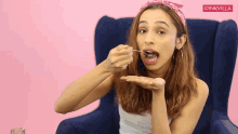Eating Hesha Chimah GIF - Eating Hesha Chimah Pinkvilla GIFs