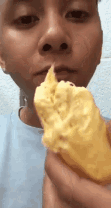 Eat Creampuff GIF - Eat Creampuff Durian GIFs