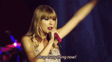 Taylor Swift Concert GIF - Taylor Swift Concert Sing GIFs