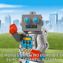 a toy robot with the words o moises bateu no egipcio e o egipcio morreu bzzzzt on it