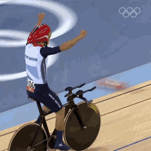 Hands Up Peter Kennaugh GIF - Hands Up Peter Kennaugh Olympics GIFs