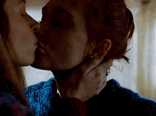 Lesbian Kiss GIF - Lesbian Kiss GIFs