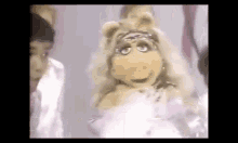 The Muppets Miss Piggy GIF - The Muppets Miss Piggy Dancing GIFs