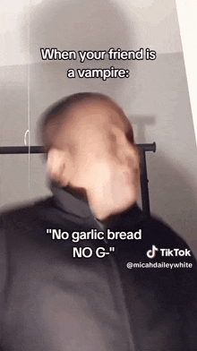 Garlic Bread Loop Micah GIF - Garlic Bread Loop Micah Vampire GIFs