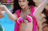 Bollywood2.Gif GIF - Bollywood2 Deepika Padukone Jacqueline Fernandez GIFs