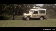Ace Ventura Parking GIF - Ace Ventura Parking Jeep GIFs
