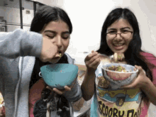 Friends Eating GIF - Friends Eating Cereal GIFs
