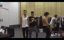 Please Tell Me What Harry Is Doing In The Beginning 😂😭 GIF - One Direction 1d Harry Styles GIFs