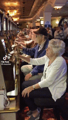slot-tournament-old-ladies.gif
