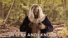 Im Sexy And I Know It Fix Hair GIF - Im Sexy And I Know It Fix Hair David Harbour GIFs