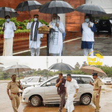 Modi Vs Pinarayi Pm Modi Holding Umbrella GIF - Modi Vs Pinarayi Pm Modi Holding Umbrella GIFs