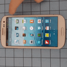 a samsung cell phone displays the apps screen