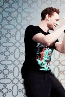 Hiddleston Dancing GIF - Hiddleston Dancing Snakehips GIFs