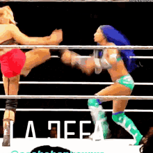 Sasha Banks Kicks GIF - Sasha Banks Kicks Lacey Evans GIFs