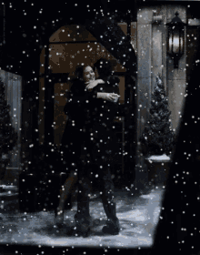Snowing Couple GIF - Snowing Couple Love Snow GIFs