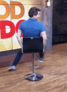 John Spinning In Chair GIF - John Spinning In Chair - Discover