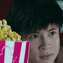 可乐 薛之谦 爆米花 GIF - Coke Cue Zhi Qian Popcorn GIFs