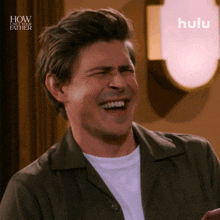 Laughing Jesse GIF - Laughing Jesse How I Met Your Father GIFs