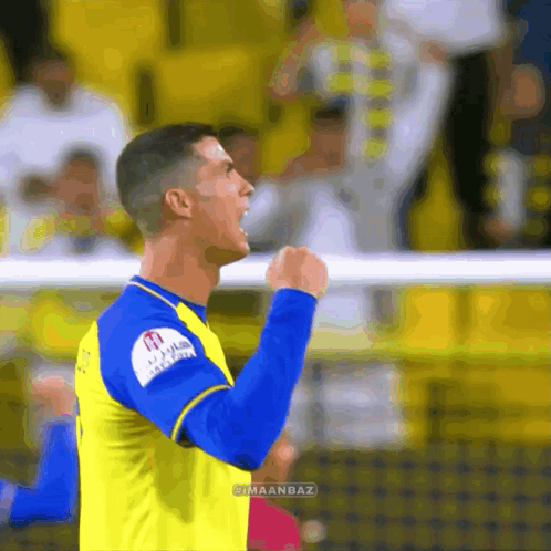 Ronaldo Ronaldo Al Nassr GIF – Ronaldo Ronaldo al nassr Listening to music  – Otkrivajte i delite GIF-ove