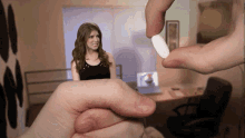 Shrunken Woman GIF - Shrunken Woman Handheld GIFs