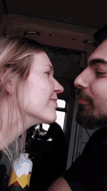 Kissing The GIF - Kissing In The GIFs