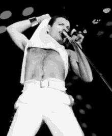 Freddie Mercury Freddie GIF - Freddie Mercury Freddie 80s Freddie GIFs