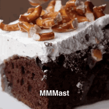 केक बढ़िया मज़ेदार स्वादिष्ट GIF