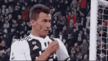 Mandžukić Juventus GIF - Mandžukić Juventus Thumbs Up GIFs