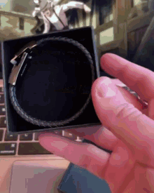 Bracelete Pulseira GIF - Bracelete Pulseira Magnetica GIFs