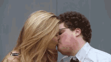 Kisses GIF - Kiss Makingout Couple GIFs