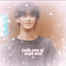 a blurry picture of a man with the words " besito para mi enebe aneli " on it