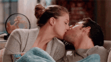 Kai Parker Kissing GIF - Kai Parker Kissing Couple GIFs