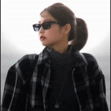 Jennie With Glasses Jennie Cool GIF - Jennie With Glasses Jennie Cool Jennie Airport GIFs