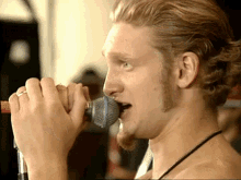 Alice In Chains Layne Staley Funny GIF - Alice In Chains Layne Staley Funny Layne1992 GIFs