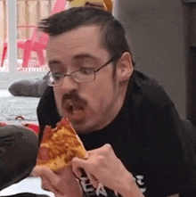 Eating Pizza Ricky Berwick GIF - Eating Pizza Ricky Berwick Therickyberwick GIFs