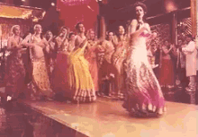 #thumka GIF - Dance Bollywood GIFs