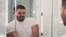 Oh Yeah Looking Good GIF - Oh Yeah Looking Good Checking Myself Out GIFs